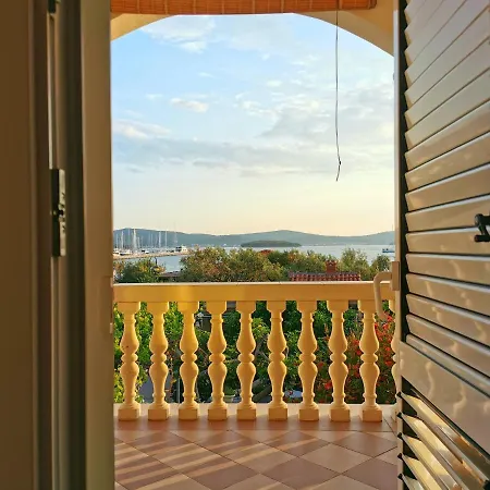 Rustique Roza Biograd - Premium Location Apartment Biograd Na Moru