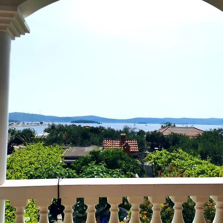 Rustique Roza Biograd - Premium Location Apartment Biograd Na Moru
